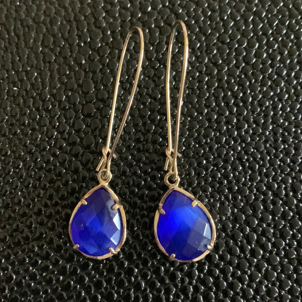 Kendra Scott royal blue tear drop earrings.